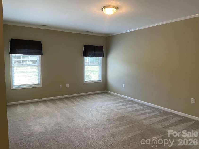 489 26th Avenue, Hickory, NC 28601.  MLS# CAR4377428, YatesRealty ID 18705. 489A Great Room