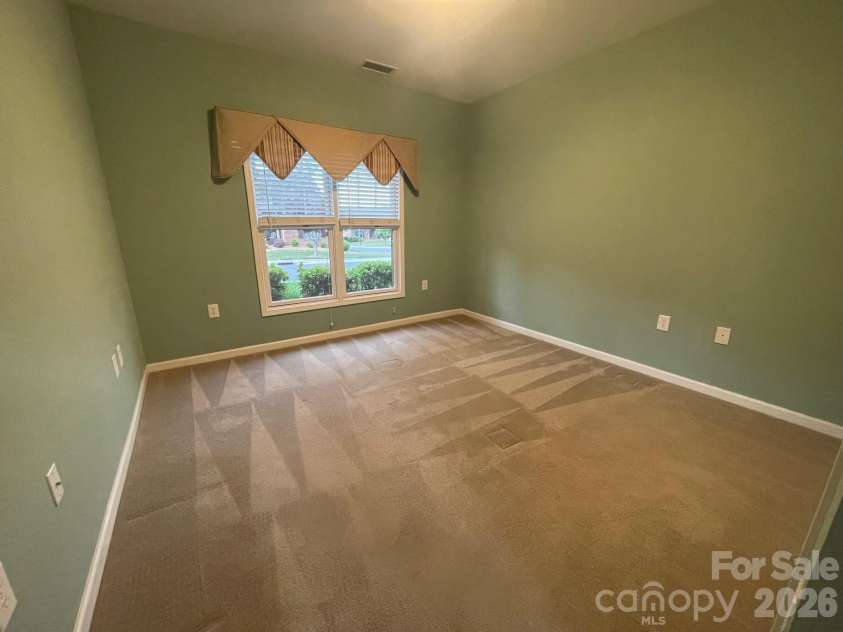 489 26th Avenue, Hickory, NC 28601.  MLS# CAR4377428, YatesRealty ID 18705. 489A Guest Bedroom