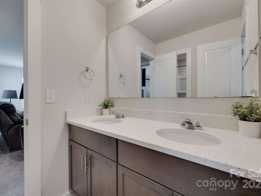 1195 Cavalier Lane, Rock Hill, SC 29730.  MLS# CAR4267397, YatesRealty ID 18706. 