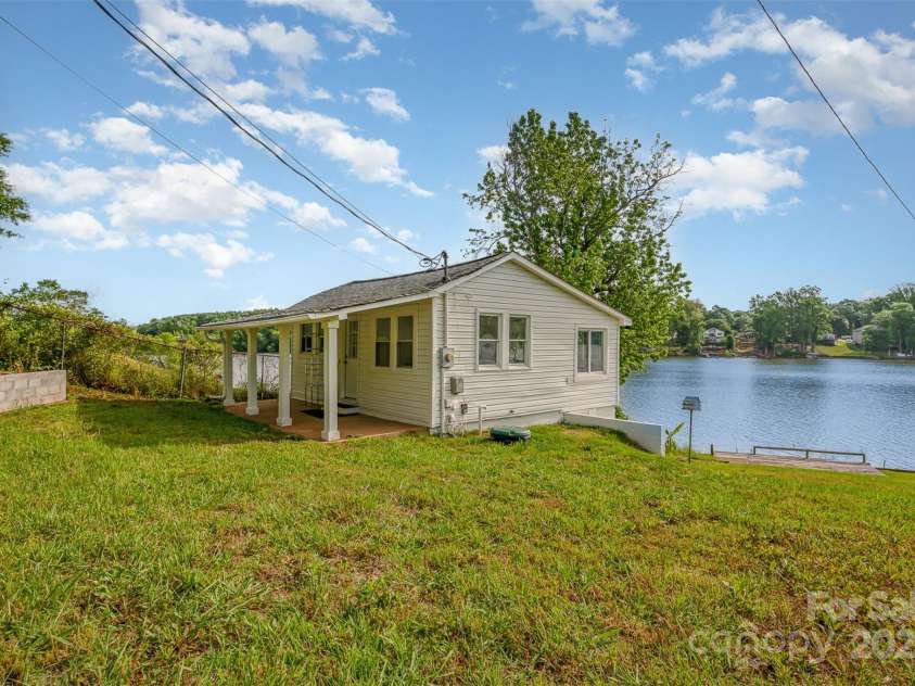 235 River Loop Road, Belmont, NC 28012.  MLS# CAR4252570, YatesRealty ID 18707. 