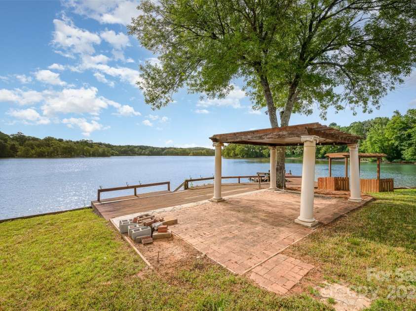 235 River Loop Road, Belmont, NC 28012.  MLS# CAR4252570, YatesRealty ID 18707. 