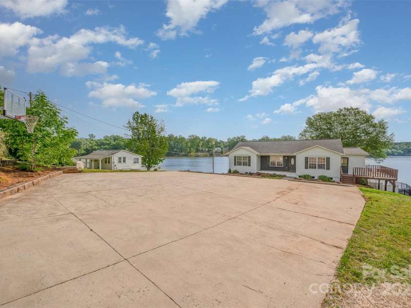 235 River Loop Road, Belmont, NC 28012.  MLS# CAR4252570, YatesRealty ID 18707. 