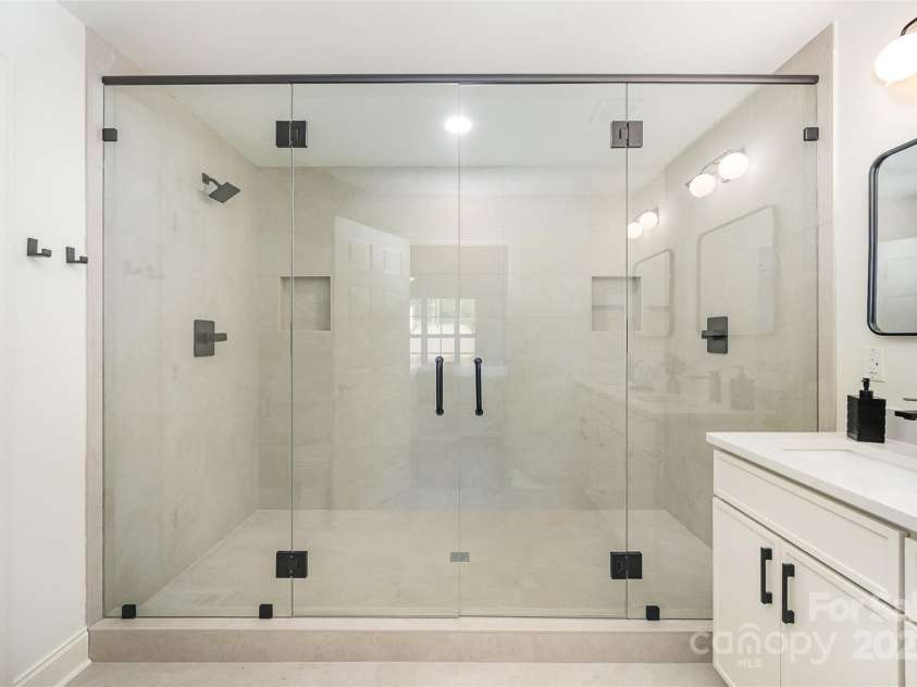 235 River Loop Road, Belmont, NC 28012.  MLS# CAR4252570, YatesRealty ID 18707. Primary Bathroom