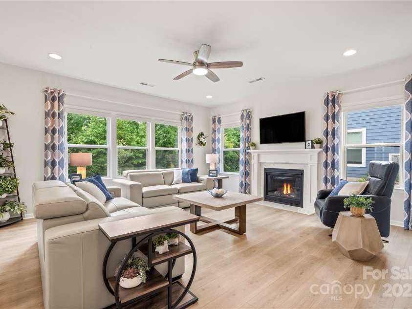 1918 Thoreau Way, York, SC 29745.  MLS# CAR4257653, YatesRealty ID 18708. Living Room