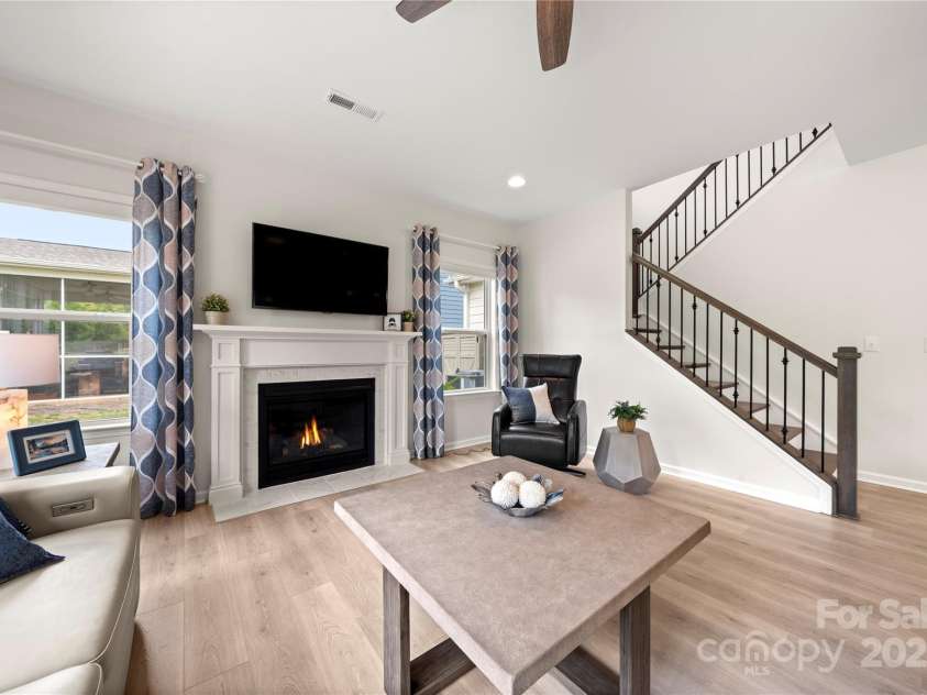 1918 Thoreau Way, York, SC 29745.  MLS# CAR4257653, YatesRealty ID 18708. Living Room