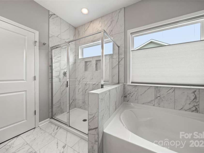 1918 Thoreau Way, York, SC 29745.  MLS# CAR4257653, YatesRealty ID 18708. Primary Bathroom