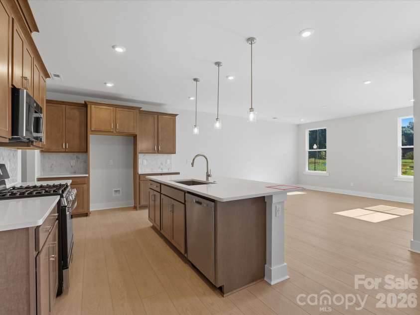 323 Ardmore Drive, Belmont, NC 28012.  MLS# CAR4378227, YatesRealty ID 18709. Open concept living