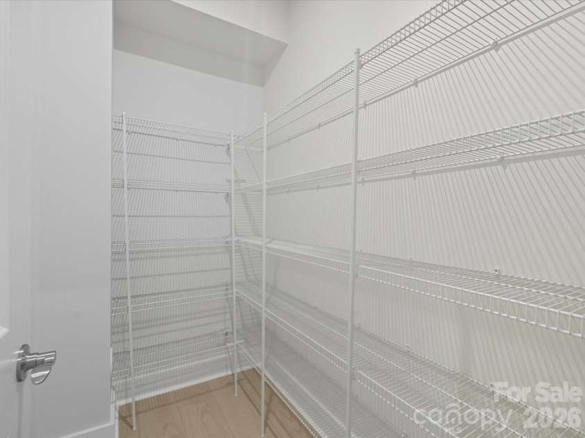 323 Ardmore Drive, Belmont, NC 28012.  MLS# CAR4378227, YatesRealty ID 18709. Walk-in pantry