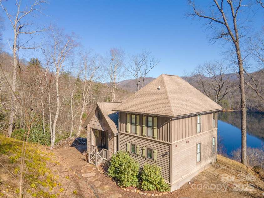 15 Foam Flower Lane, Tuckasegee, NC 28783.  MLS# CAR4233015, YatesRealty ID 1871. 