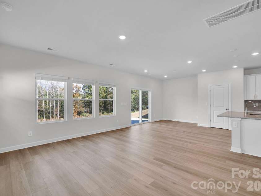 205 Alden Court, Shelby, NC 28152.  MLS# CAR4342473, YatesRealty ID 18710. FAMILY ROOM