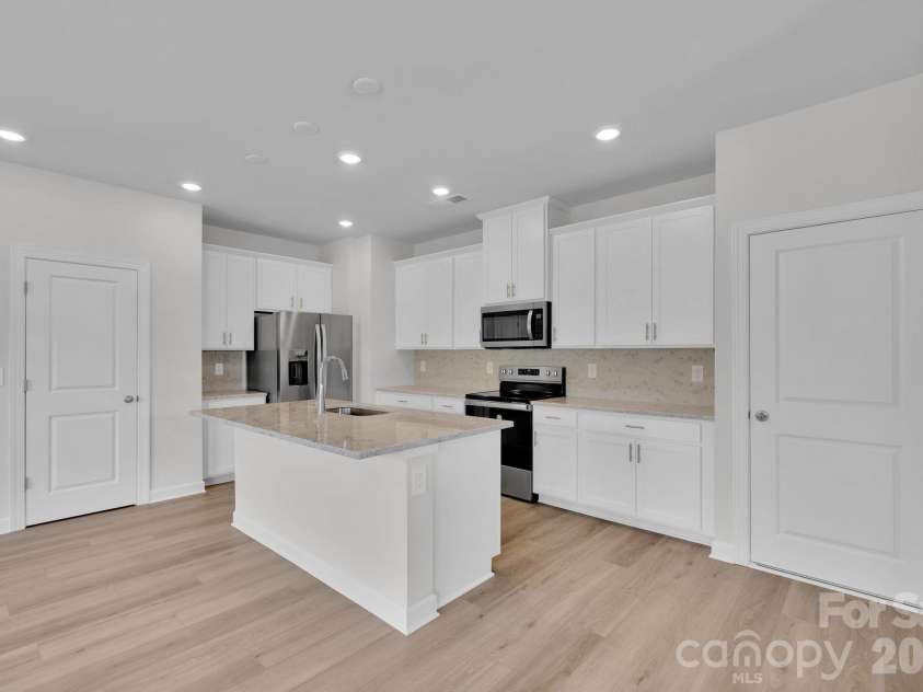 205 Alden Court, Shelby, NC 28152.  MLS# CAR4342473, YatesRealty ID 18710. KITCHEN