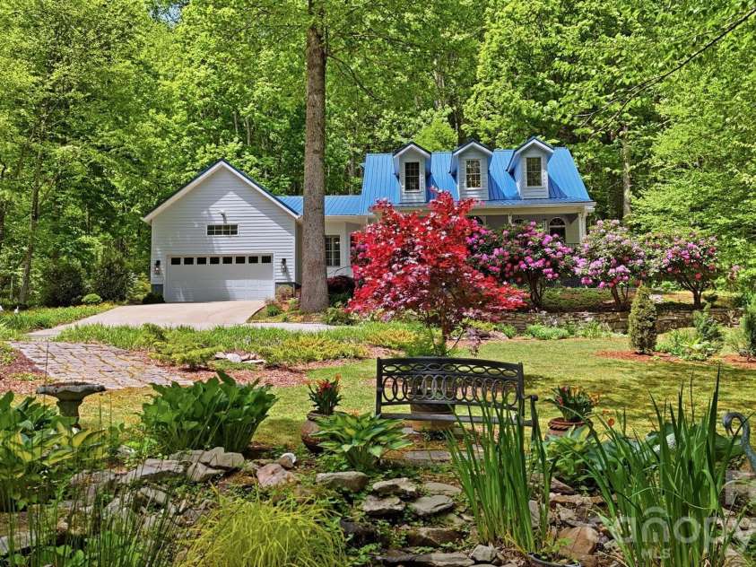 438 Serenity Mountain Road, Waynesville, NC 28786.  MLS# CAR4376941, YatesRealty ID 18710. 