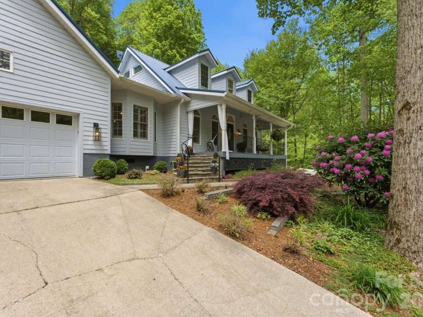 438 Serenity Mountain Road, Waynesville, NC 28786.  MLS# CAR4376941, YatesRealty ID 18710. 