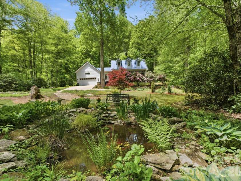 438 Serenity Mountain Road, Waynesville, NC 28786.  MLS# CAR4376941, YatesRealty ID 18710. 