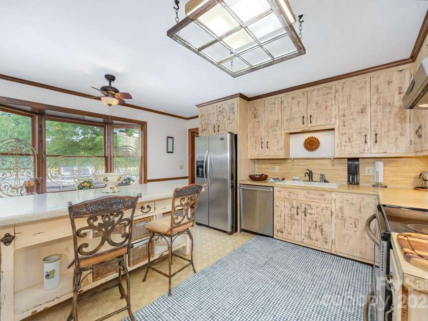 4630 Woodleaf Road, Salisbury, NC 28147.  MLS# CAR4319288, YatesRealty ID 18711. Kitchen