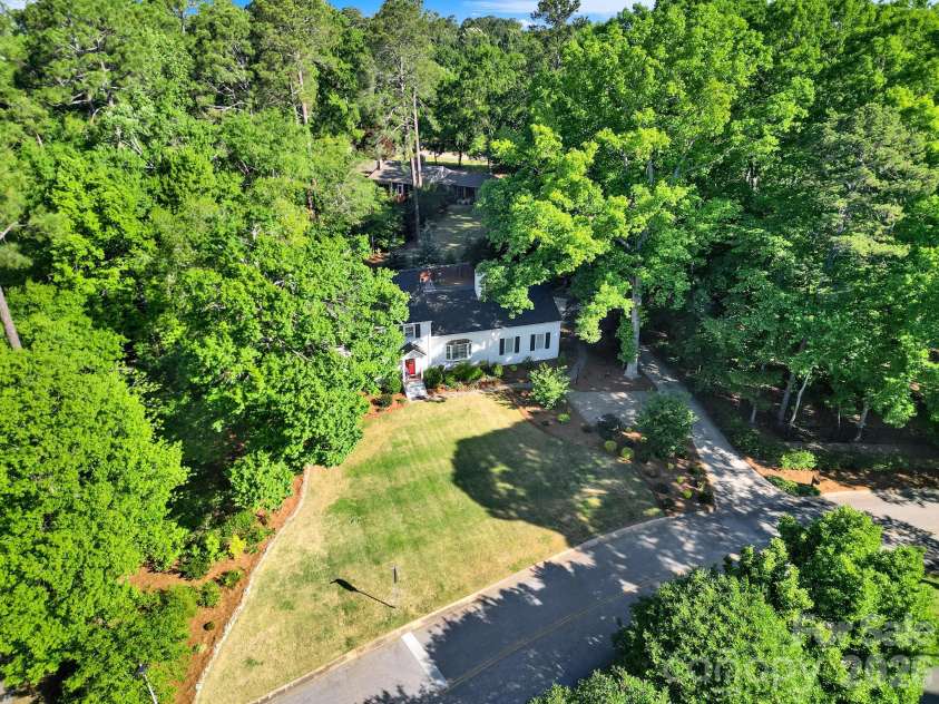 537 Briarwood Road, Lancaster, SC 29720.  MLS# CAR4377943, YatesRealty ID 18711. 