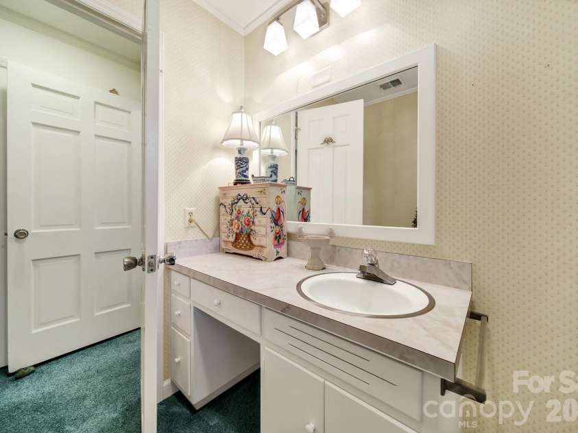 537 Briarwood Road, Lancaster, SC 29720.  MLS# CAR4377943, YatesRealty ID 18711. 