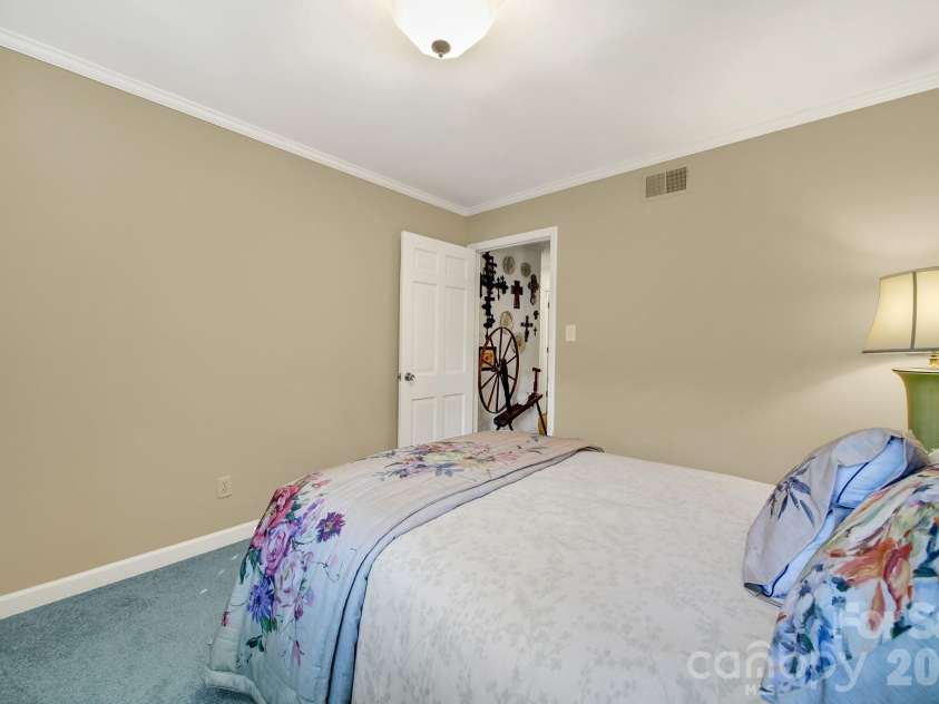 537 Briarwood Road, Lancaster, SC 29720.  MLS# CAR4377943, YatesRealty ID 18711. 