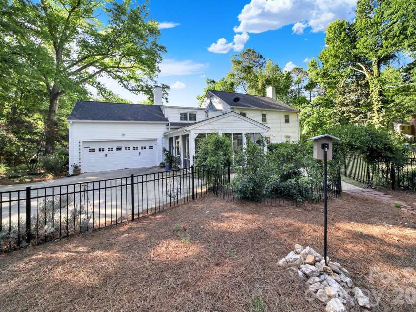 537 Briarwood Road, Lancaster, SC 29720.  MLS# CAR4377943, YatesRealty ID 18711. 