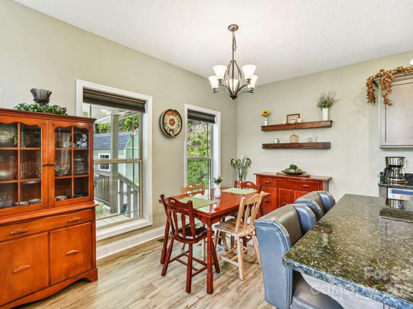 410 Moonlight Trail, Bryson City, NC 28713.  MLS# CAR4267033, YatesRealty ID 18712. 