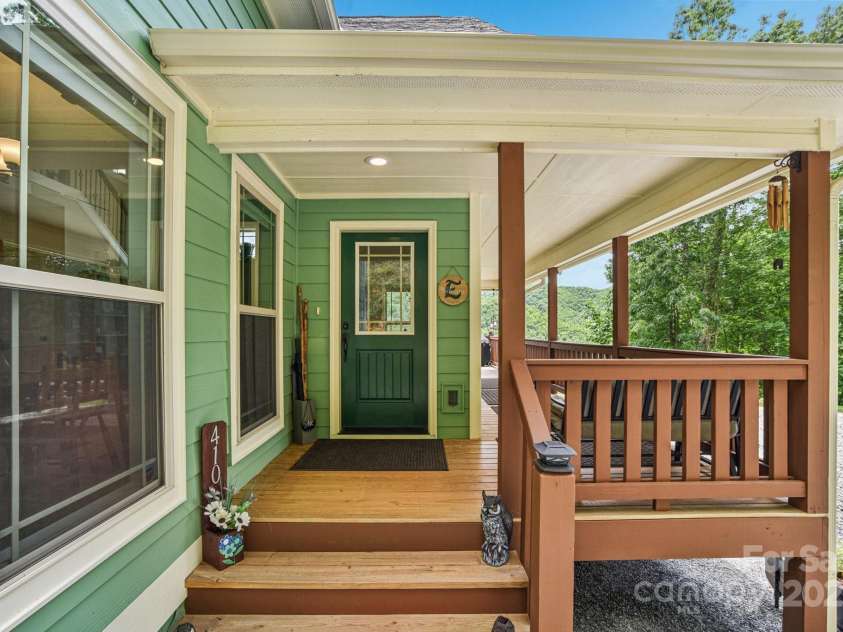 410 Moonlight Trail, Bryson City, NC 28713.  MLS# CAR4267033, YatesRealty ID 18712. 