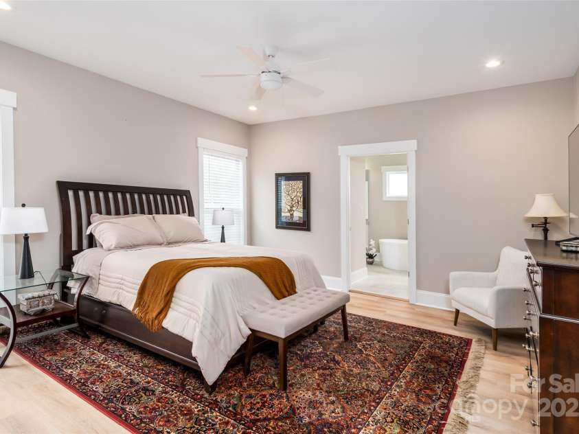 517 Main Street, Rock Hill, SC 29730.  MLS# CAR4264979, YatesRealty ID 18713. 