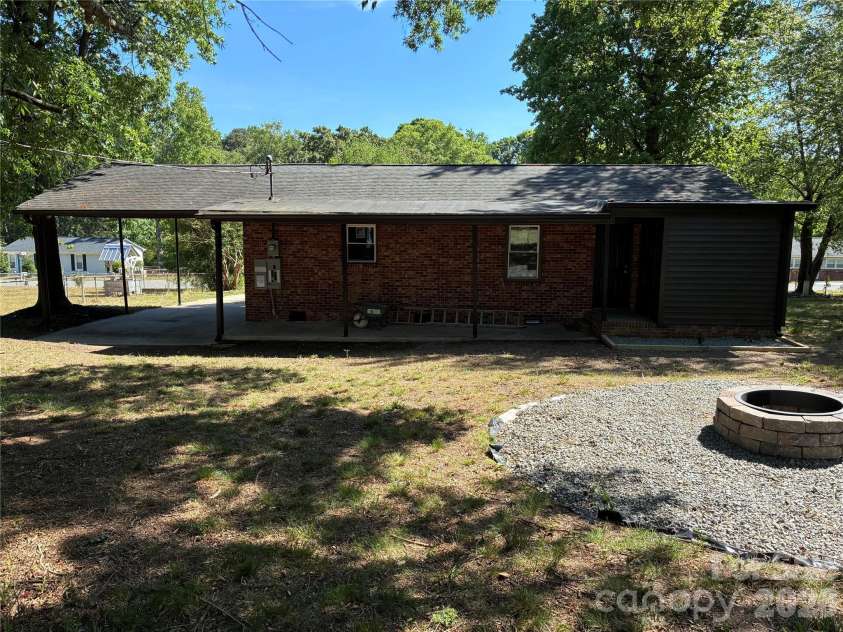 103 Sunset Lane, Bessemer City, NC 28016.  MLS# CAR4377857, YatesRealty ID 18714. 