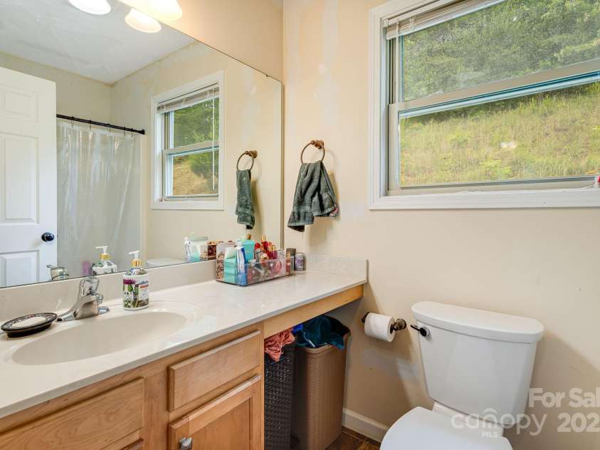 42 Compass Park Drive, Weaverville, NC 28787.  MLS# CAR4264688, YatesRealty ID 18714. 