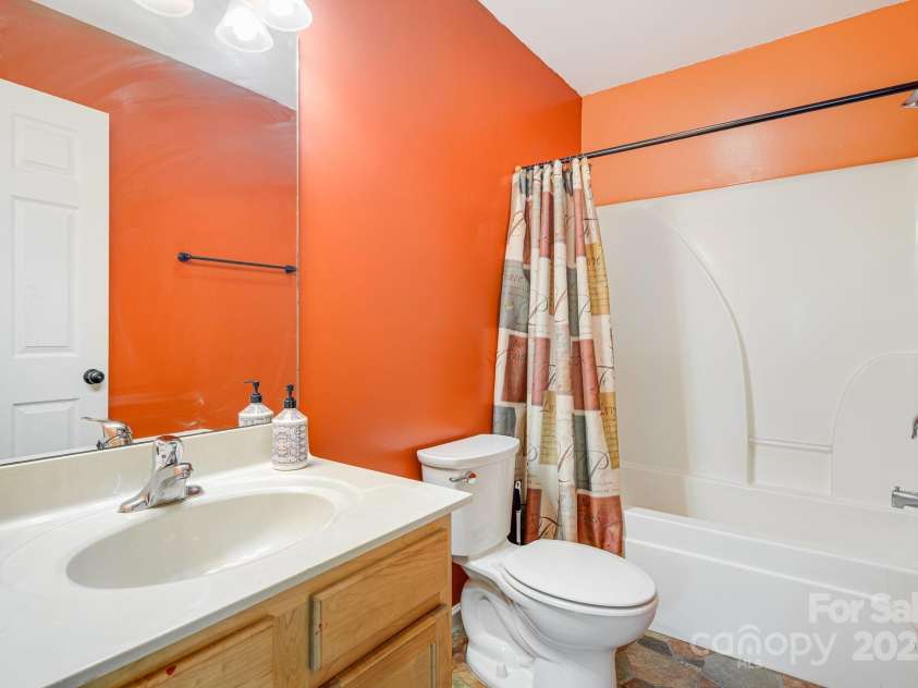 42 Compass Park Drive, Weaverville, NC 28787.  MLS# CAR4264688, YatesRealty ID 18714. 