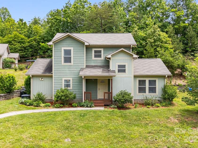 42 Compass Park Drive, Weaverville, NC 28787.  MLS# CAR4264688, YatesRealty ID 18714. 