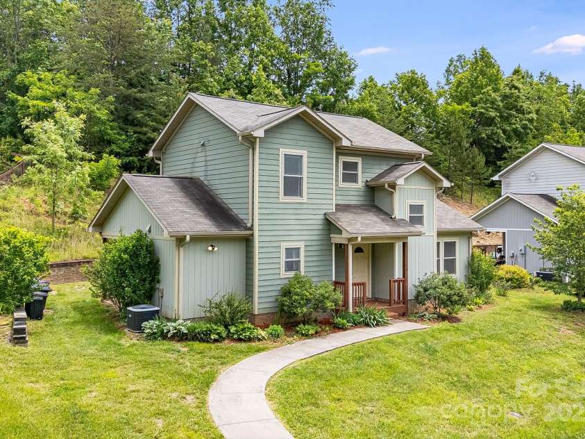 42 Compass Park Drive, Weaverville, NC 28787.  MLS# CAR4264688, YatesRealty ID 18714. 