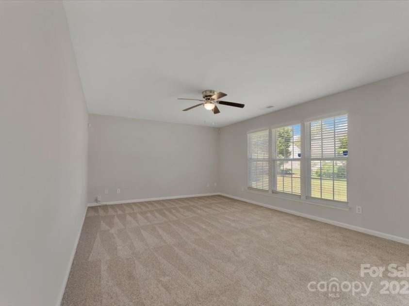1111 Balcorn Place, Charlotte, NC 28214.  MLS# CAR4263097, YatesRealty ID 18716. Spacious Living room