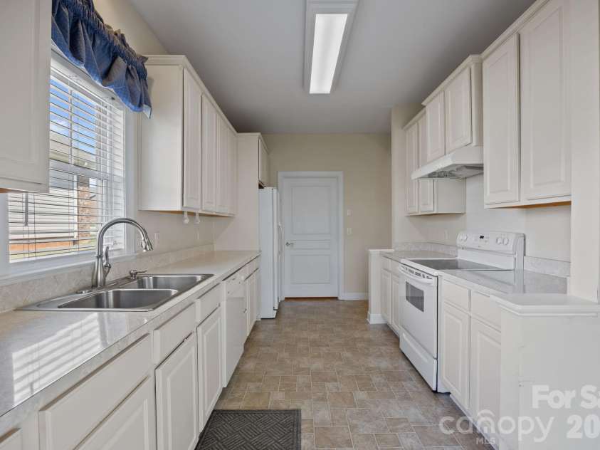 412 Garner Drive, Salisbury, NC 28146.  MLS# CAR4377724, YatesRealty ID 18716. 
