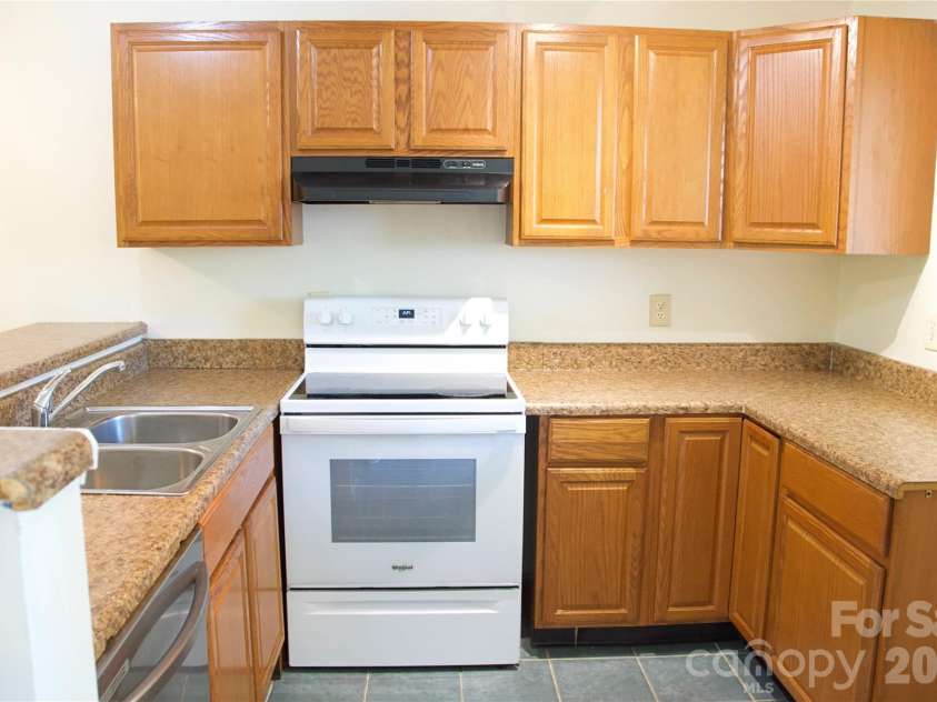 1610 Eagles Place, Rock Hill, SC 29732.  MLS# CAR4377030, YatesRealty ID 18717. Cute & cozy kitchen