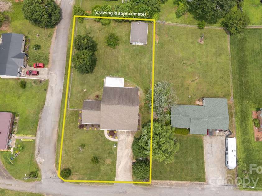 2411 Allendale Circle, Lenoir, NC 28645.  MLS# CAR4265888, YatesRealty ID 18717. Large lot