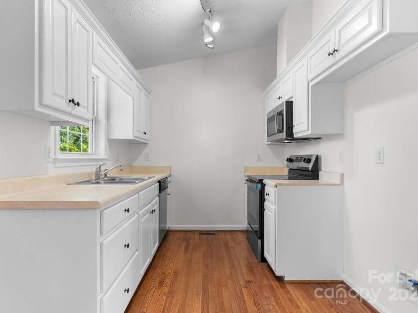 112 Council Oaks Street, Morganton, NC 28655.  MLS# CAR4246666, YatesRealty ID 18718. 