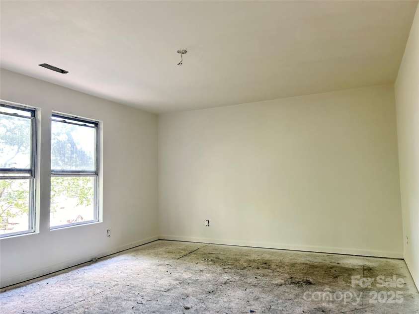 2752 Bramble Ridge Court, Charlotte, NC 28215.  MLS# CAR4241952, YatesRealty ID 18719. 