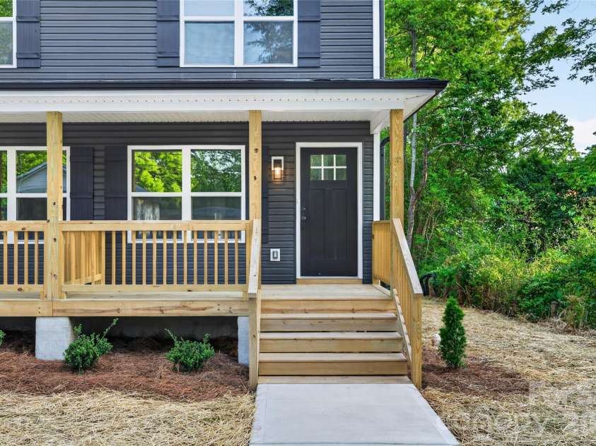 94 White Oak Street, Chester, SC 29706.  MLS# CAR4376324, YatesRealty ID 18719. 