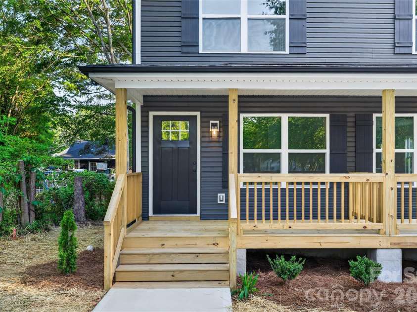 94 White Oak Street, Chester, SC 29706.  MLS# CAR4376324, YatesRealty ID 18719. 