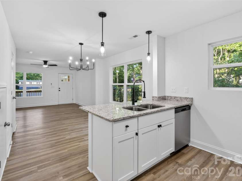 94 White Oak Street, Chester, SC 29706.  MLS# CAR4376324, YatesRealty ID 18719. 