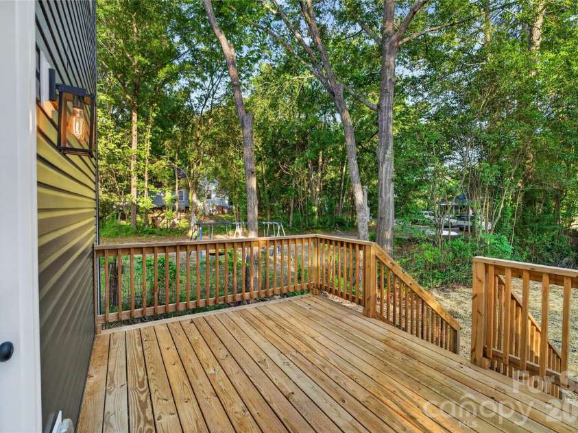 94 White Oak Street, Chester, SC 29706.  MLS# CAR4376324, YatesRealty ID 18719. 