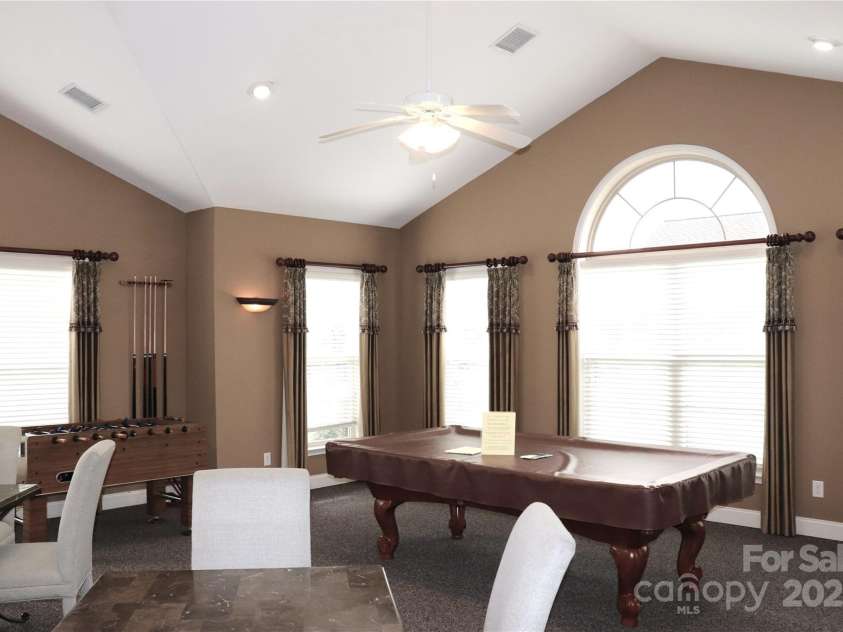 805 Wynnshire Drive, Hickory, NC 28601.  MLS# CAR4294839, YatesRealty ID 1872. 
