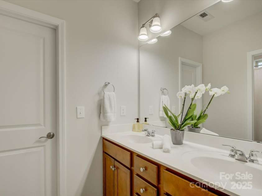 1222 Kings Bottom Drive, Fort Mill, SC 29715.  MLS# CAR4249685, YatesRealty ID 18720. 