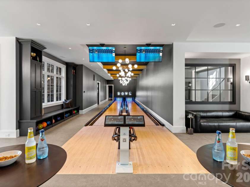 433 Highland Forest Drive, Charlotte, NC 28270.  MLS# CAR4378421, YatesRealty ID 18721. Bowling
