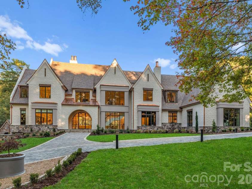 433 Highland Forest Drive, Charlotte, NC 28270.  MLS# CAR4378421, YatesRealty ID 18721. Exterior Front