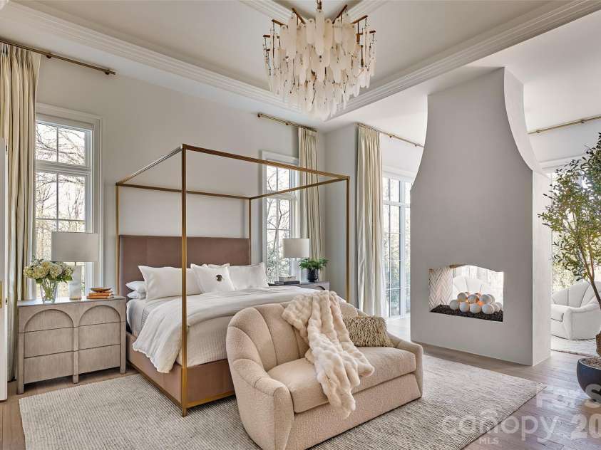 433 Highland Forest Drive, Charlotte, NC 28270.  MLS# CAR4378421, YatesRealty ID 18721. Primary Bedroom
