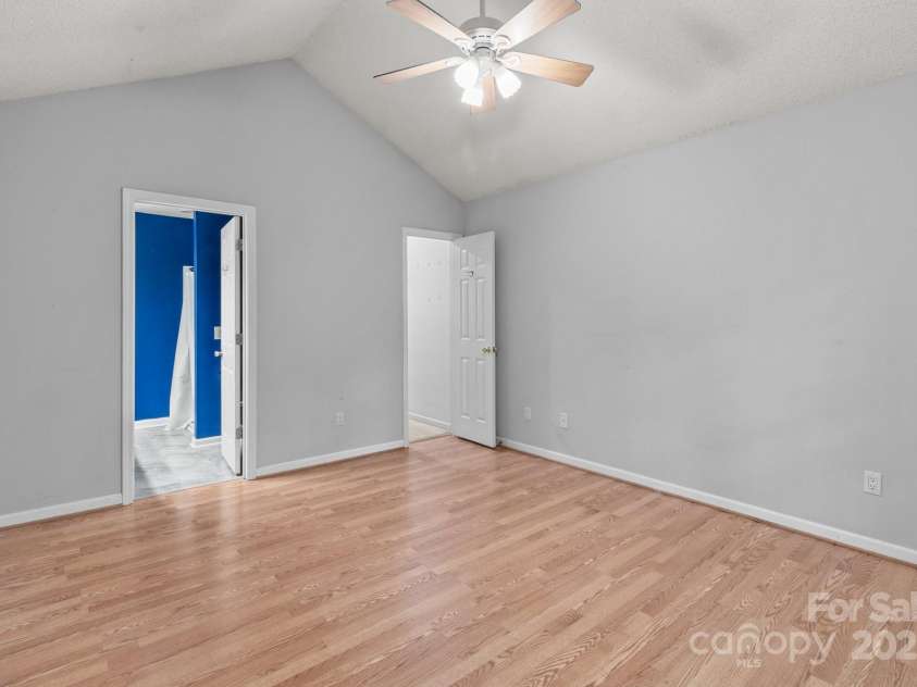 4557 Panther Place, Charlotte, NC 28269.  MLS# CAR4264508, YatesRealty ID 18722. 