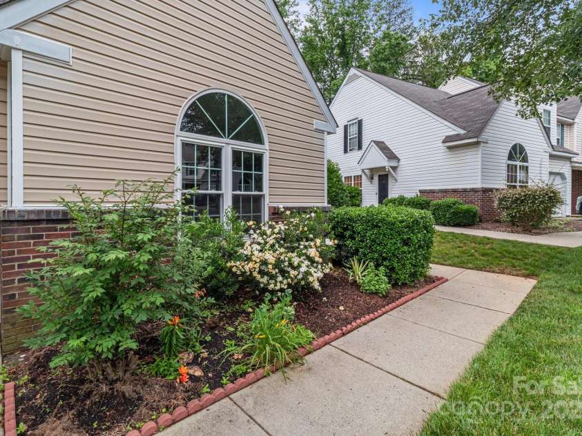 4557 Panther Place, Charlotte, NC 28269.  MLS# CAR4264508, YatesRealty ID 18722. 