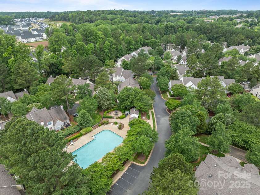 4557 Panther Place, Charlotte, NC 28269.  MLS# CAR4264508, YatesRealty ID 18722. Community Pool