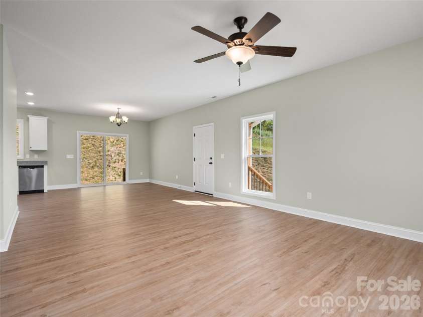 373 Barefoot Ridge, Clyde, NC 28721.  MLS# CAR4378418, YatesRealty ID 18724. 
